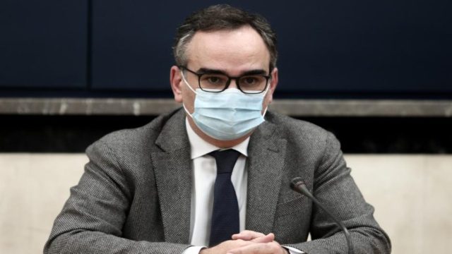 Κοντοζαμάνης: Σε αναστολή ανεμβολίαστοι υγειονομικοί από 1 Σεπτεμβρίου