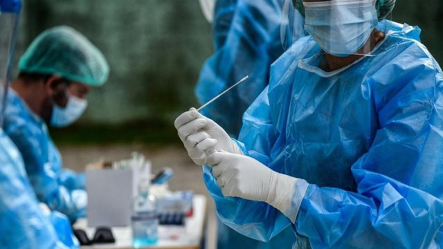 Κορωνοϊός: 843 στην Αττική, 365 στη Θεσσαλονίκη – Στο “κόκκινο” Αχαΐα και Μεσσηνία