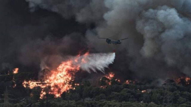 Απίστευτο: Ο λόγος που τα Canadair επιχειρούν τόσο αραιά στη Βαρυμπόμπη
