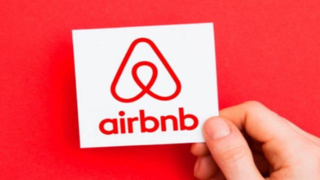 «Φρένο» στα Airbnb από τα δικαστήρια – Τι ισχύει πλέον για τις πολυκατοικίες