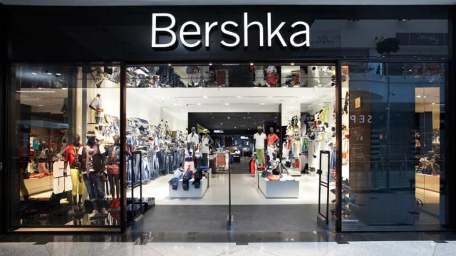 Bershka: Το girly φόρεμα που θα απογειώσει τις καθημερινές σου εμφανίσεις – Κοστίζει μόνο 7.99€