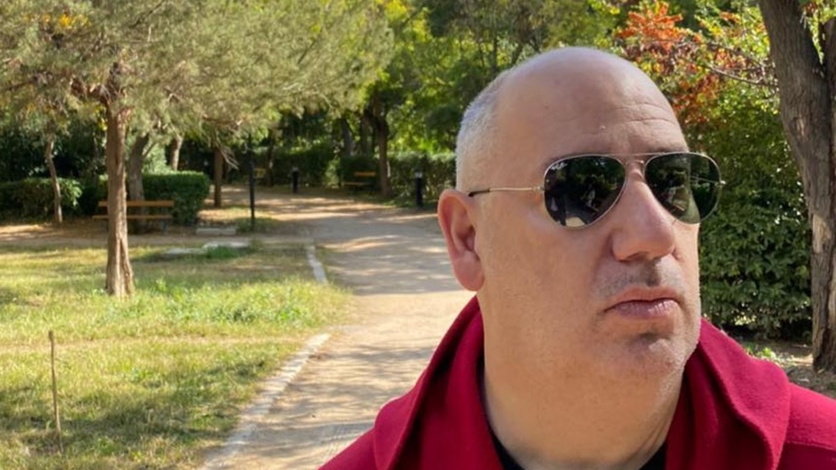 Πέθανε ο δημοσιογράφος Βασίλης Μπουζιώτης