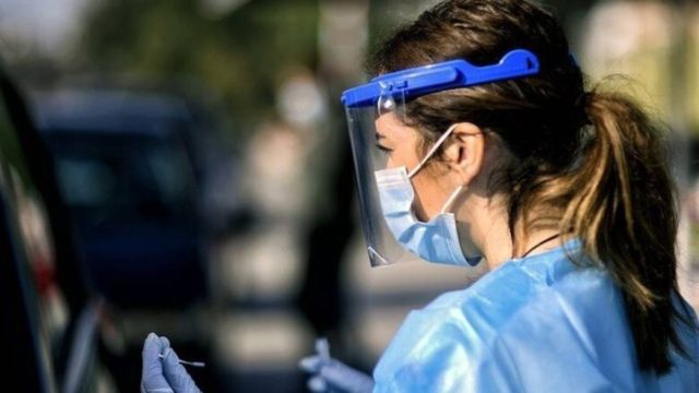 Κορωνοϊός: 770 κρούσματος στην Αττική, 319 στη Θεσσαλονίκη – Ανησυχία για Μεσσηνία και Αχαΐα
