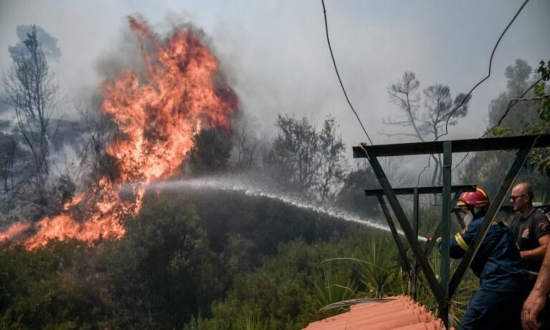 Φωτιά στα Βίλια: Γιατί δεν εστάλη μήνυμα από το 112