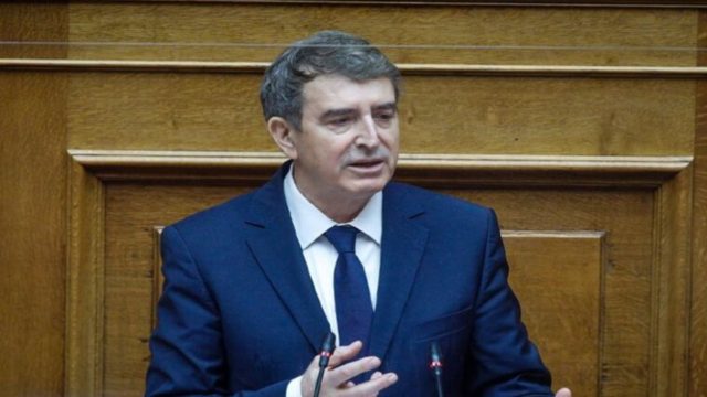 Χρυσοχοϊδης για φωτιές στα Βίλια: Οριοθετημένη στο μεγαλύτερο μέρος της – Εφαρμόζουμε συγκεκριμένο επιχειρησιακό σχέδιο