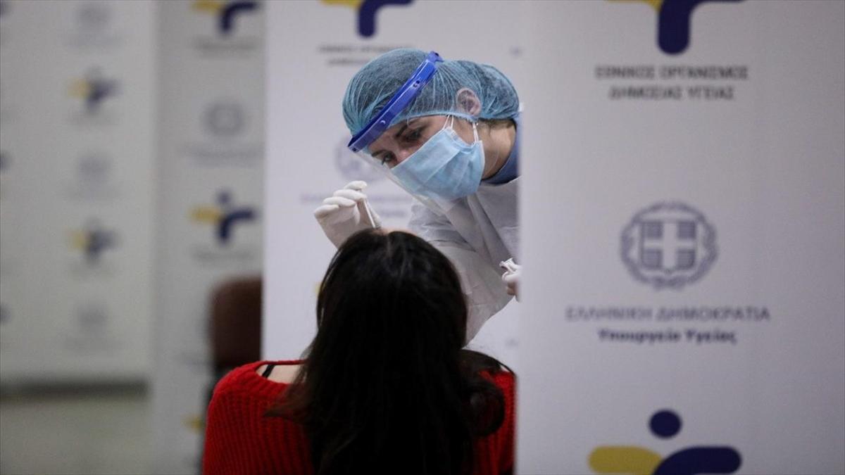 Πάνω από 3.500 τα κρούσματα – Αύξηση των σκληρών δεικτών με 30 θανάτους και 296 διασωληνωμένους