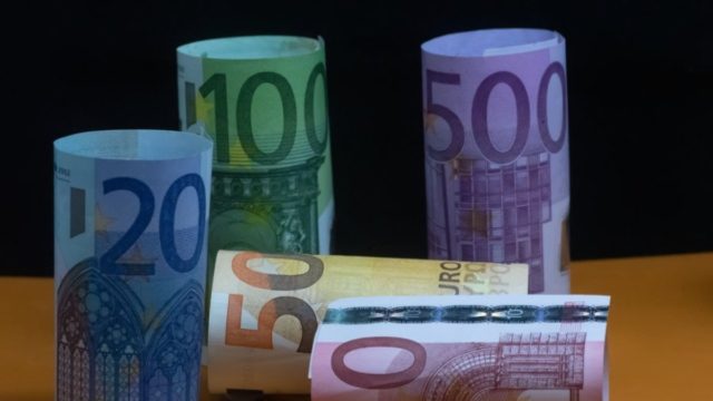 Συντάξεις, ΕΦΚΑ, ΟΑΕΔ, επιδόματα: Όλες οι ημερομηνίες πληρωμής