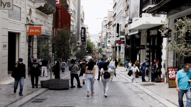 Παπαθανάσης – Λιανεμπόριο: «Δεν υπάρχει αυτή τη στιγμή σκέψη για click inside ή click away»