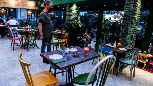 Γιώργος Γεραπετρίτης: Ανοιχτό να επεκταθεί ο υποχρεωτικός εμβολιασμός και στην εστίαση