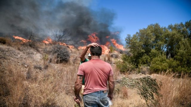 Έτσι ξεκίνησε η φωτιά στα Βίλια – Βίντεο ντοκουμέντο