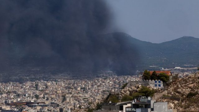 Φωτιά στο Μαρκόπουλο Αττικής