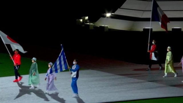 Ολυμπιακοί Αγώνες: Η είσοδος του Γιάννη Φουντούλη με την ελληνική σημαία στην τελετή λήξης