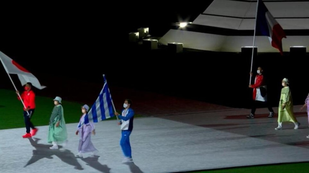 Ολυμπιακοί Αγώνες: Η είσοδος του Γιάννη Φουντούλη με την ελληνική σημαία στην τελετή λήξης