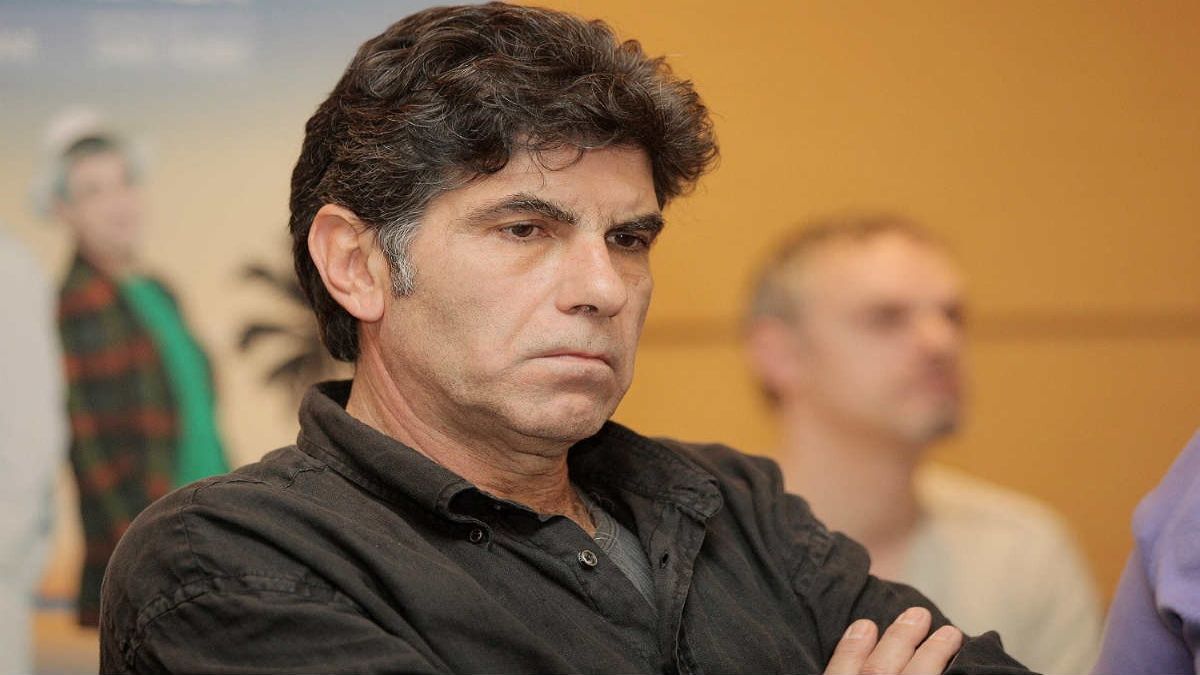 Πήρε θέση ο Γιάννης Μπέζος για τα εμβόλια: «Θεωρώ γελοιότητες…»