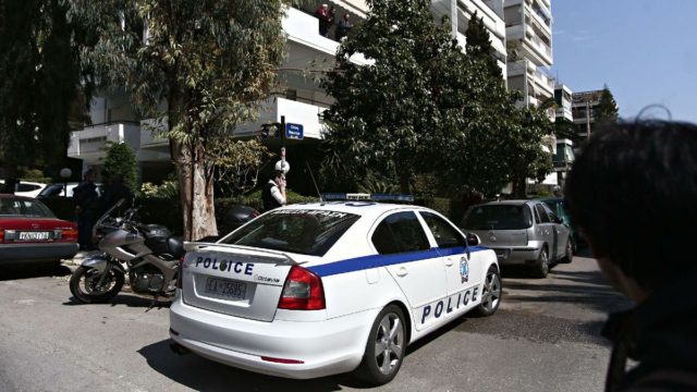 Γλυφάδα: «Είναι στημένο», λέει η μητέρα του μοντέλου που συνελήφθη για διακίνηση κοκαΐνης
