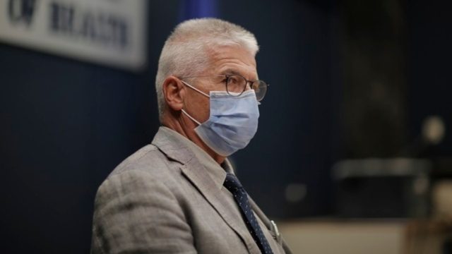 Γώγος: “Οι ανεμβολίαστοι θα έπρεπε να κάνουν rapid test για να ψωνίσουν” – “Φουντώνει” η πανδημία τον Σεπτέμβριο