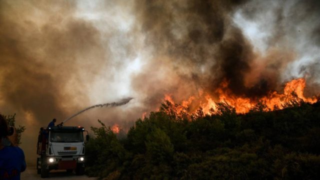 Φωτιά στην Αρκαδία: Γίνεται νέα Εύβοια η περιοχή – Τεράστια αναζωπύρωση στη Γορτυνία