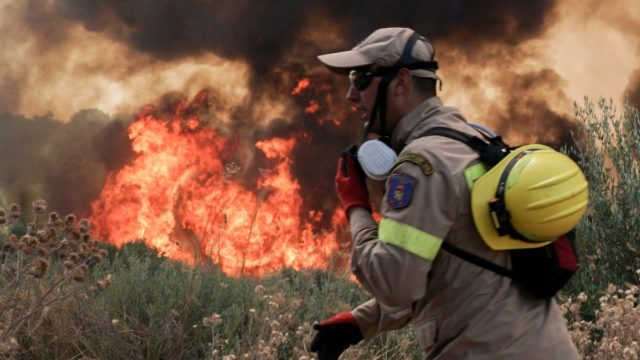 Φωτιά – Ηλεία: Επτά άτομα μεταφέρθηκαν στο κέντρο Υγείας της Αρχαίας Ολυμπίας