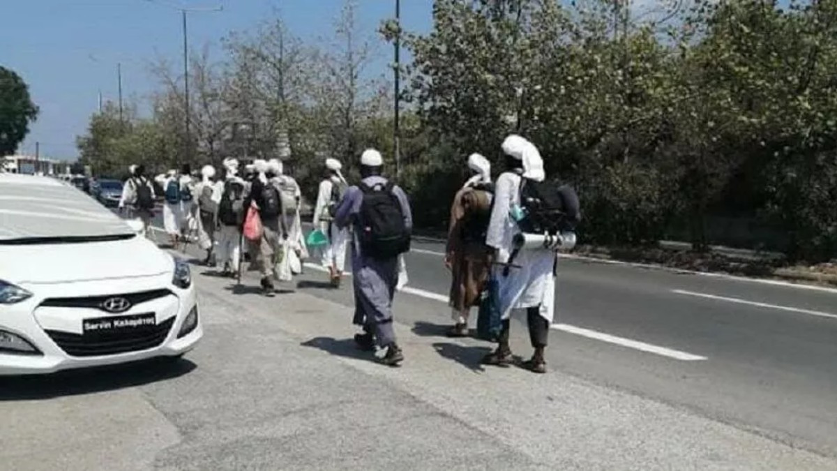 Πανικός στην Καλαμάτα: Πέρασαν μουσουλμάνους τουρίστες για… Ταλιμπάν!