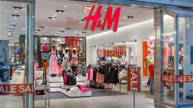 Κόλαση η τζιν σαλοπέτα από τα H&M – Για all time εμφανίσεις