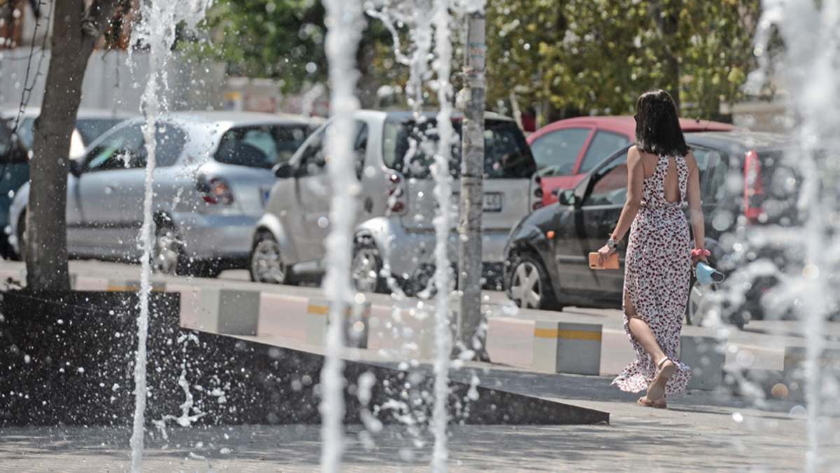 Καιρός σήμερα: Ισχυρός καύσωνας με τον υδράργυρο να αγγίζει 44 με 46 βαθμούς