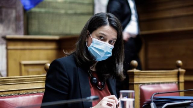 Νίκη Κεραμέως: Έρχονται εμβολιαστικά κέντρα στα Πανεπιστήμια