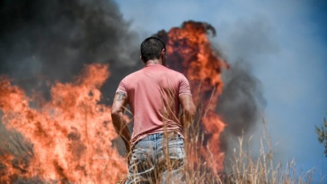 Υψηλός κίνδυνος πυρκαγιάς σε πέντε περιοχές και την Τρίτη