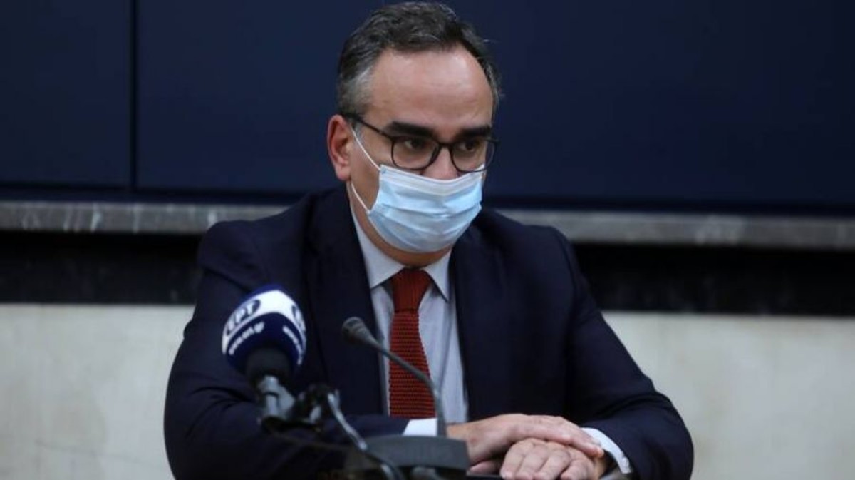 Βασίλης Κοντοζαμάνης: Ο νόμος για τους ανεμβολίαστους θα εφαρμοστεί