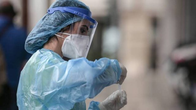 Κορωνοϊός: 1.605 τα νέα κρούσματα,  10 νεκροί και 176 διασωληνωμένοι