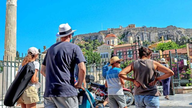 Κορωνοϊός: 2.343 νέα κρούσματα σήμερα, 338 διασωληνωμένοι και 19 θάνατοι