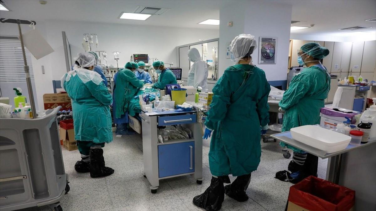 Κορωνοϊός – Πάτρα: Παραμένει σε σοβαρή κατάσταση ο 19χρονος που υπέστη πνευμονική εμβολή