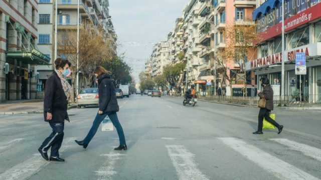Κορωνοϊός: Σαρώνει τη χώρα – Οι δέκα κόκκινες περιοχές
