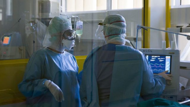 Κορωνοϊός: 2.856 τα νέα κρούσματα, 16 νεκροί και 192 διασωληνωμένοι
