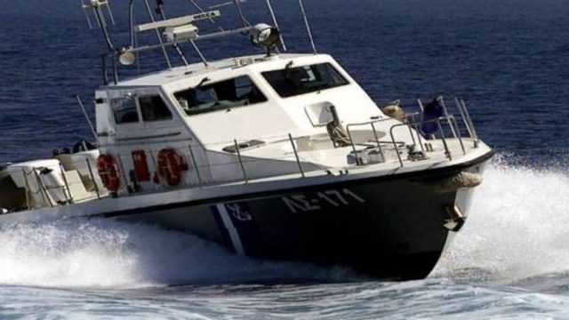 Φωτιά στη Μάνη: Επιχείρηση απεγκλωβισμού δέκα ατόμων από παραλία του Γυθείου