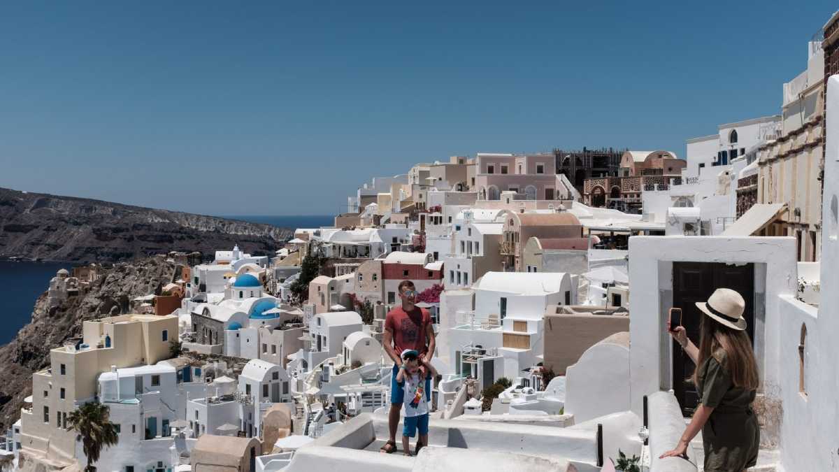 Μετά την Κρήτη: Τα 6 νησιά που κινδυνεύουν άμεσα με lockdown