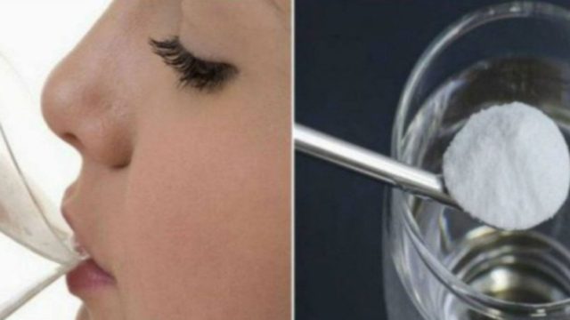 Έπινε 1 ποτήρι μαγειρική σόδα με νερό κάθε μέρα: 30 μέρες αργότερα, το σώμα της ήταν αγνώριστο
