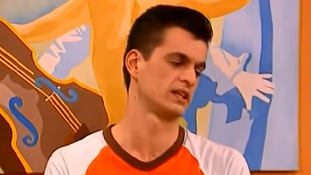 Αγνώριστος ο Νικόλας από το «Κωνσταντίνου και Ελένης»: Έτσι είναι ο «οινοχόος» 21 χρόνια μετά