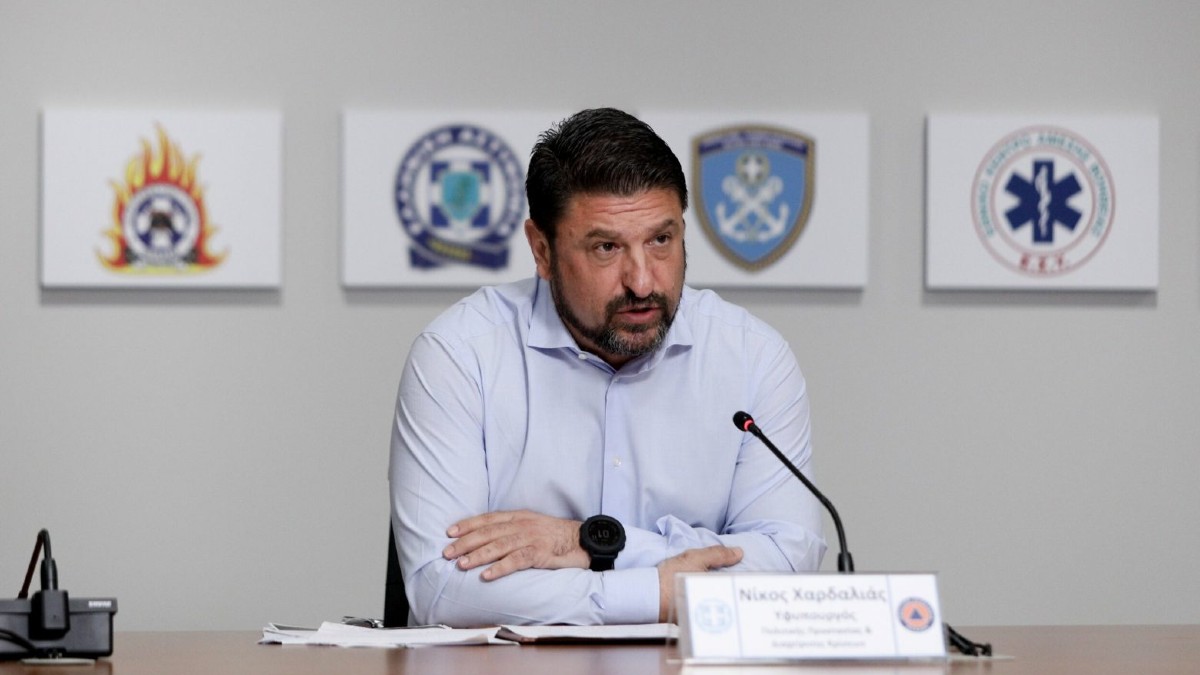 Συνέντευξη Τύπου από τον Νίκο Χαρδαλιά παρουσία δημοσιογράφων για τις πυρκαγιές