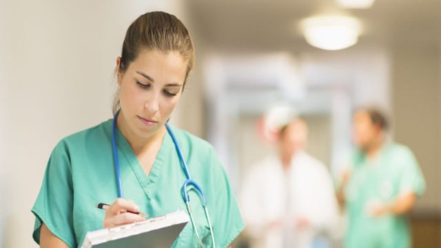Κρήτη: Νοσηλεύτρια παρουσίασε ψευδές θετικό τεστ για να μην εμβολιστεί