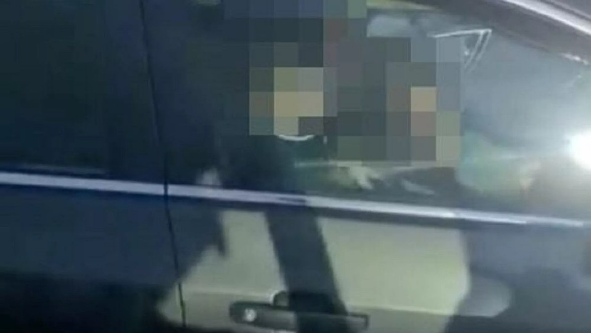 Σοκ! Του έκανε στοματικό ενώ οδηγούσε και τα είδαν… όλα στην προσπέραση! (video)
