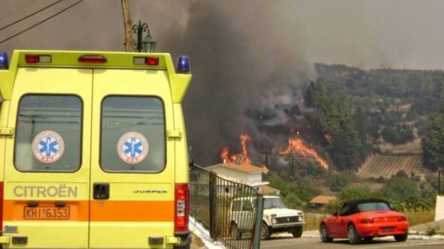 Σοβαρό τροχαίο μέσα στις φλόγες στην Ιπποκράτειο Πολιτεία: Χαροπαλεύει ένα παλικάρι!