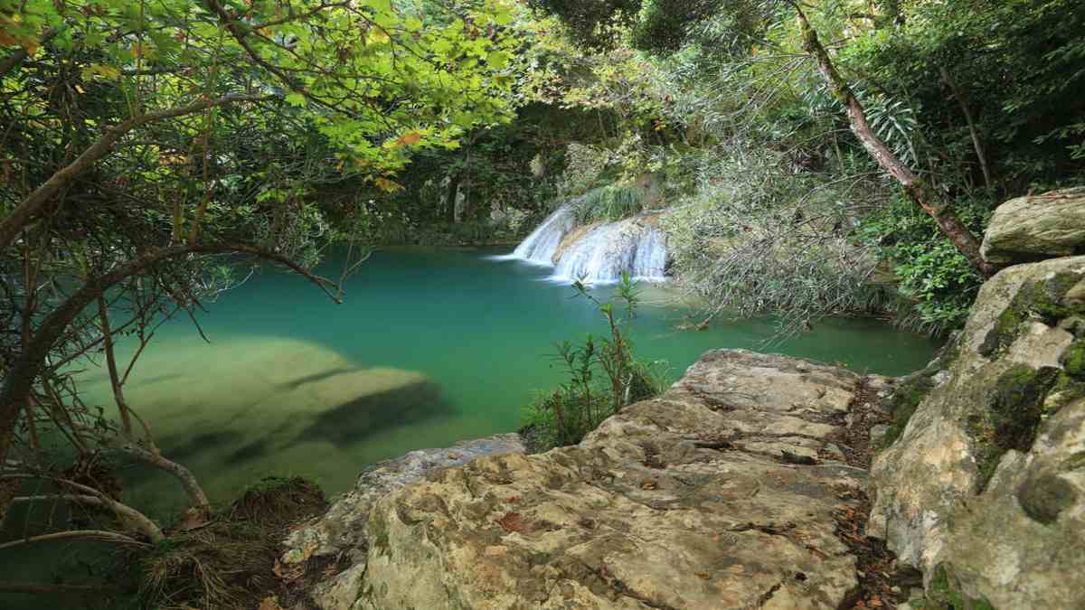 Πολυλίμνιο: Εκδρομή σε έναν επίγειο παράδεισο!