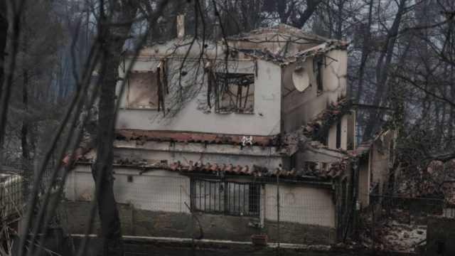 «Χάσαμε τις περιουσίες μας»: Αφανίστηκαν πάνω από 300 σπίτι!