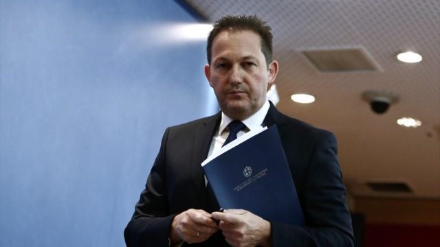 Στέλιος Πέτσας: Δεν γίνεται ο ανεμβολίαστος να είναι «τζαμπατζής»