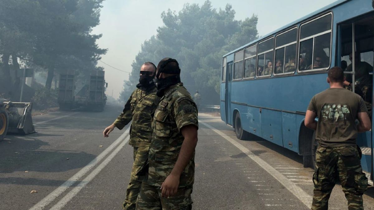 Επιχειρησιακό σχέδιο: Ο Στρατός στη μάχη με τις πυρκαγιές – Επίγειες και εναέριες περιπολίες και με drones