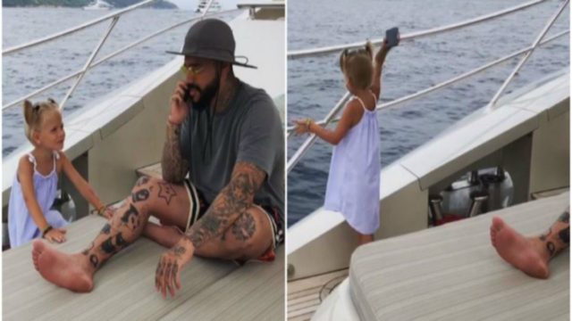 Τετράχρονη πέταξε το κινητό του μπαμπά της στην θάλασσα επειδή δεν της έδινε σημασία!