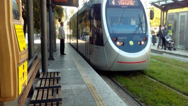 Τραμ: Τετράωρη στάση εργασίας των ηλεκτροδηγών σήμερα