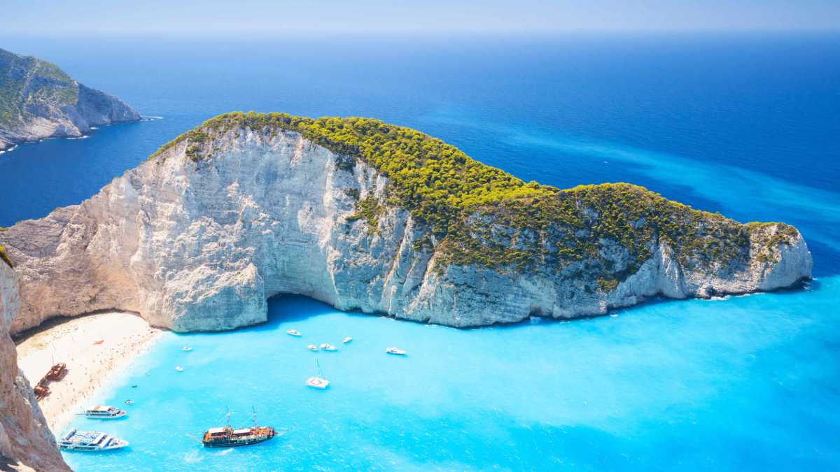 Κορωνοϊός: Ανατροπή στη Ζάκυνθο και άρση του lockdown – Πώς θα ταξιδέψετε το Δεκαπενταύγουστο