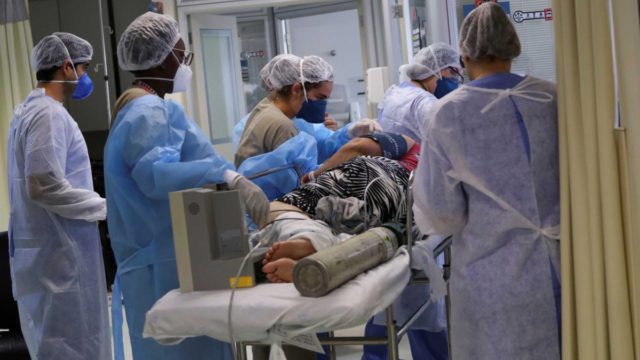 Κορωνοϊός: 2.422 νέα κρούσματα και 37 θάνατοι – Στους 364 οι διασωληνωμένοι