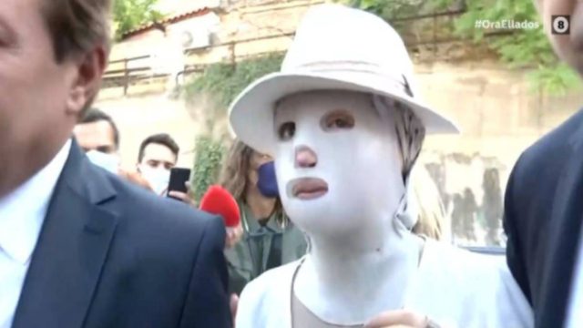 Κατέφθασε στα Δικαστήρια η Ιωάννα Παλιοσπύρου, με προστατευτική μάσκα στο πρόσωπο! (video)